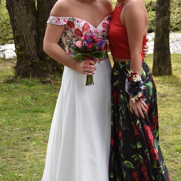 Prom dress - Picture 4 of 8